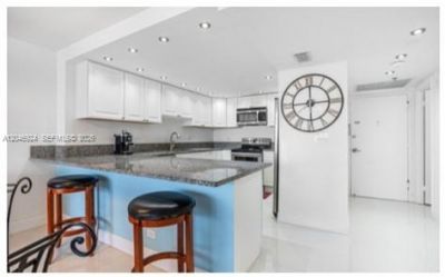 6039 Collins Ave , Unit 619, Miami Beach, FL 33140 Photo