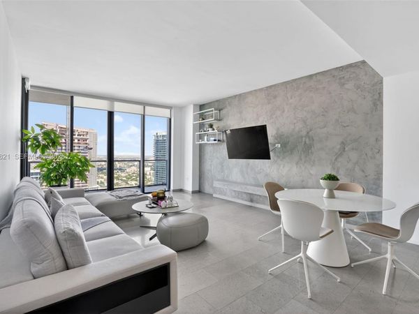 68 SE 6th St, Unit 3710, Miami, FL 33131