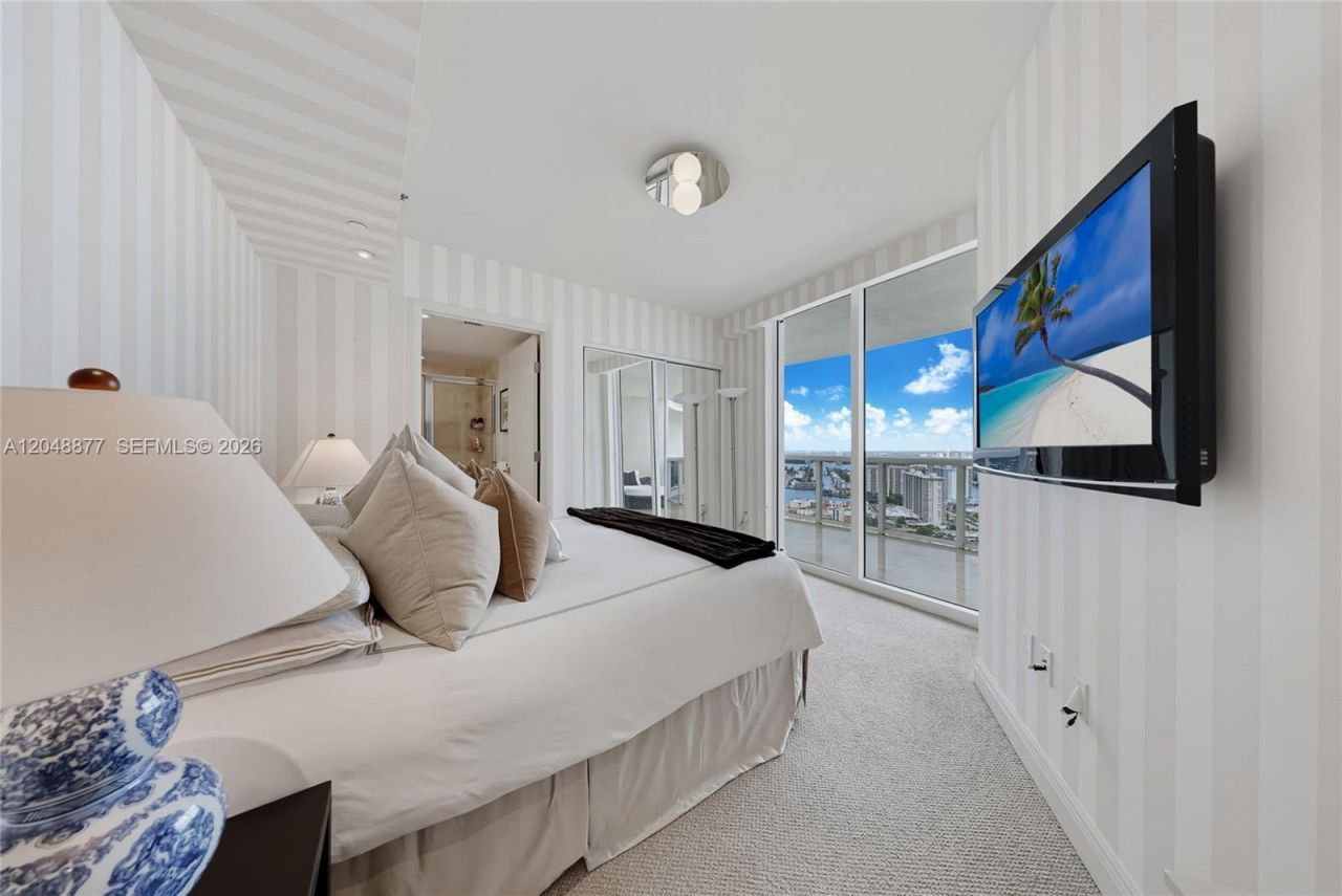 17201 Collins Ave, Unit 3604, Sunny Isles Beach, FL 33160 Photo
