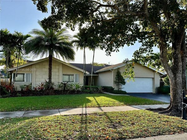 9013 SW 102nd Pl , Miami, FL 33176