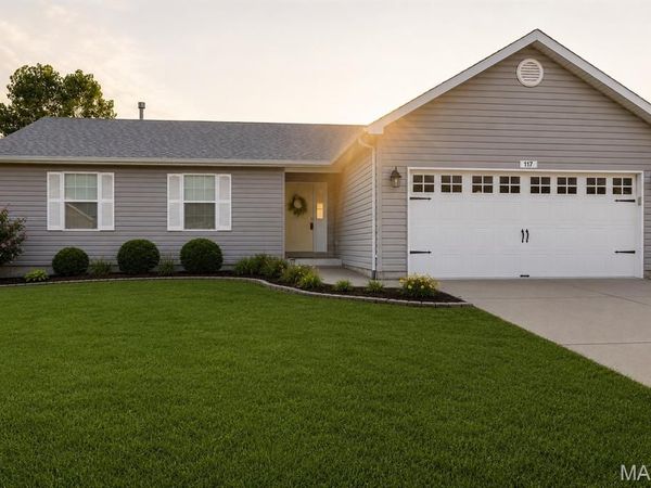 117 Falcons Crest Drive, Wright City, MO 63390