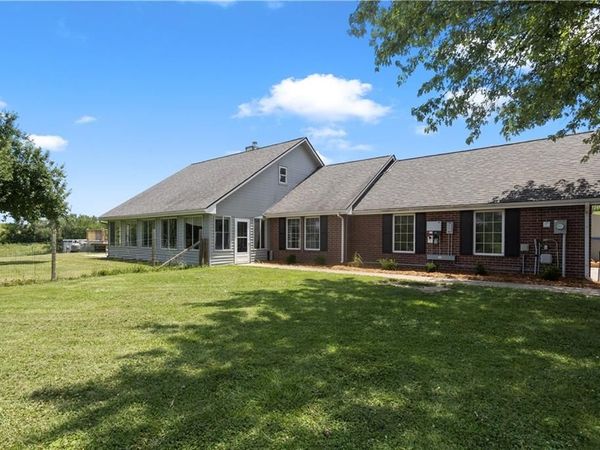 2505 N Whitney Road, Independence, MO 64058