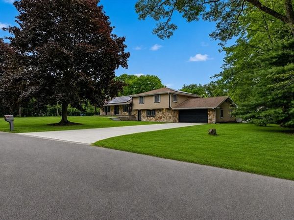 41 Watuppa Rd, Westport, MA 02790