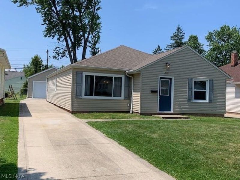 370 E 309th Street, Willowick, OH 44095 Photo 2