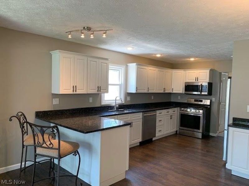 370 E 309th Street, Willowick, OH 44095 Photo 4