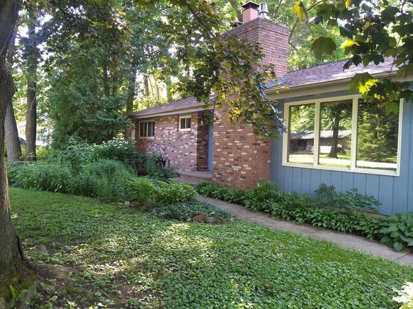 2627 OAKCREST DRIVE, Neenah, WI 54956