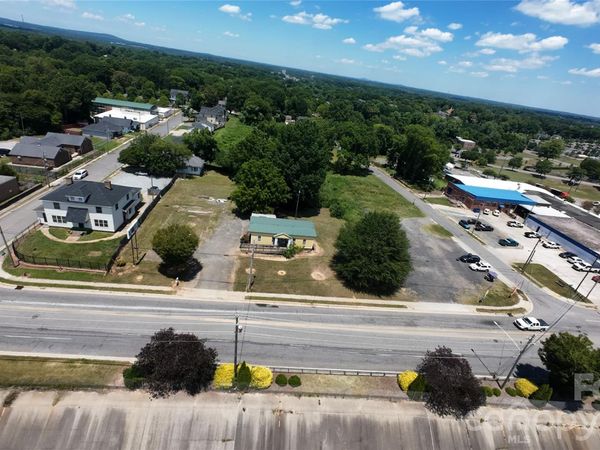 524 W Airline Avenue , Gastonia, NC 28052