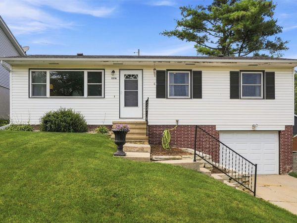 1816 Garry Avenue NW, Cedar Rapids, IA 52405