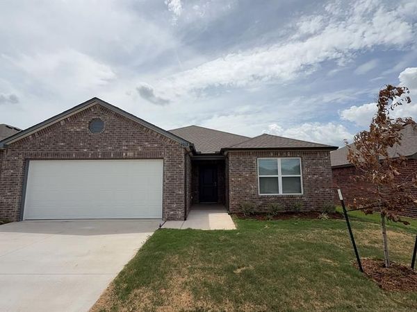 4013 Becky Lane, Mustang, OK 73064