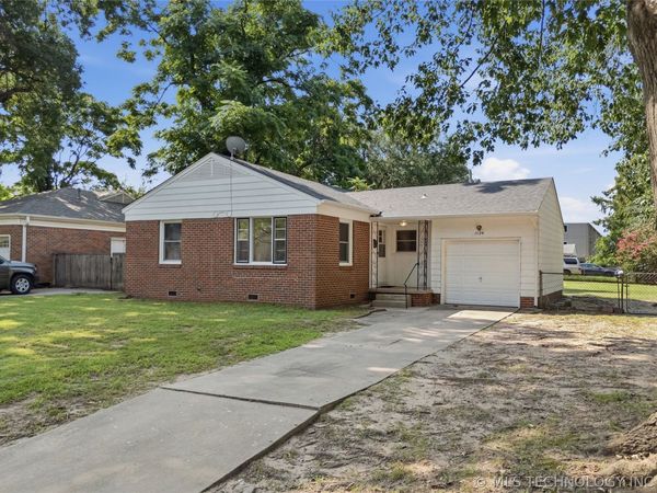 1126 E 49th Place , Tulsa, OK 74105