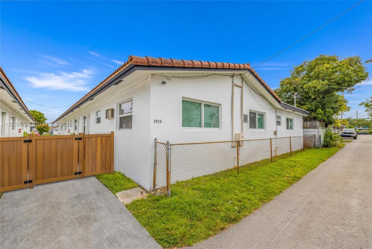 1927/1929 Roosevelt St, Unit 1-10, Hollywood, FL 33020 Photo