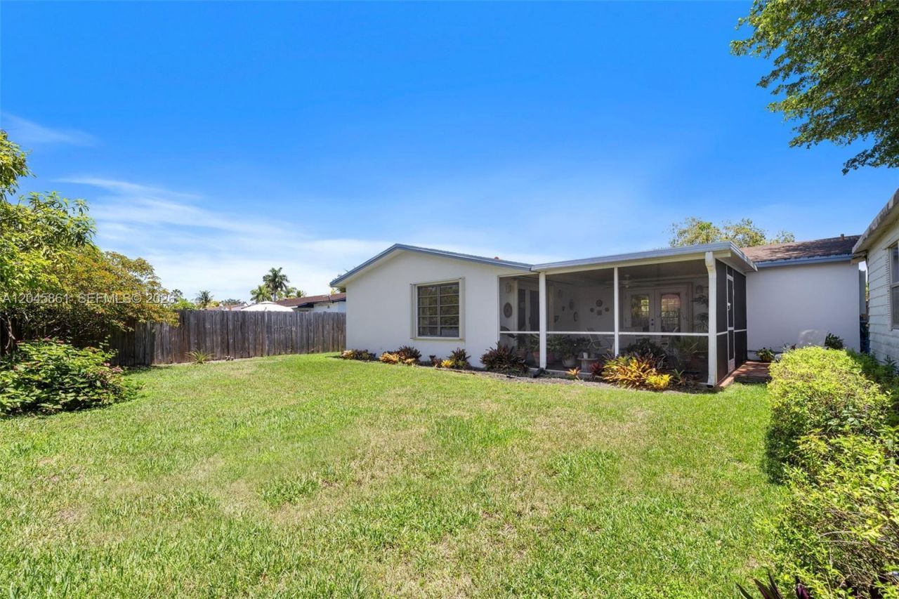 9971 SW 156th Ter, Miami, FL 33157 Photo