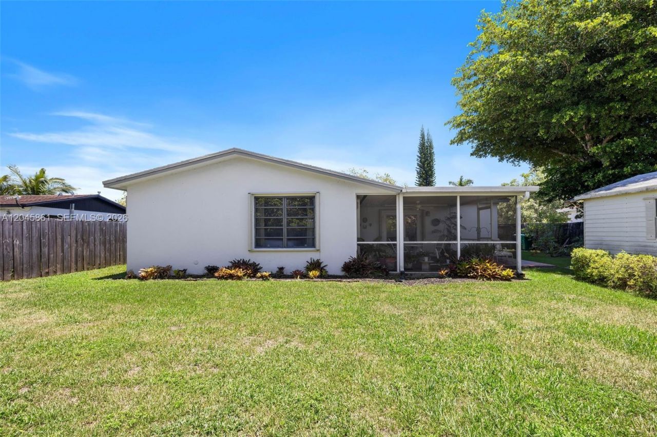 9971 SW 156th Ter, Miami, FL 33157 Photo