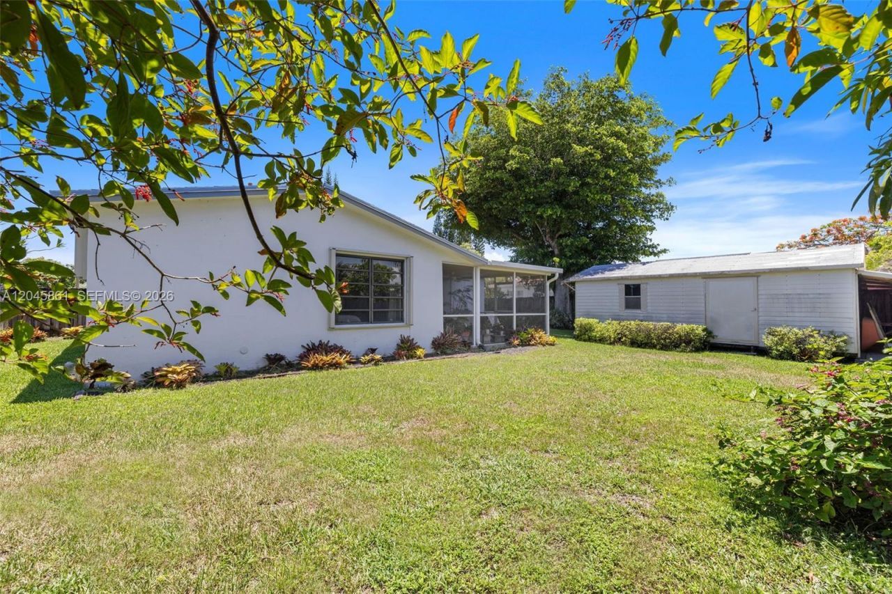 9971 SW 156th Ter, Miami, FL 33157 Photo
