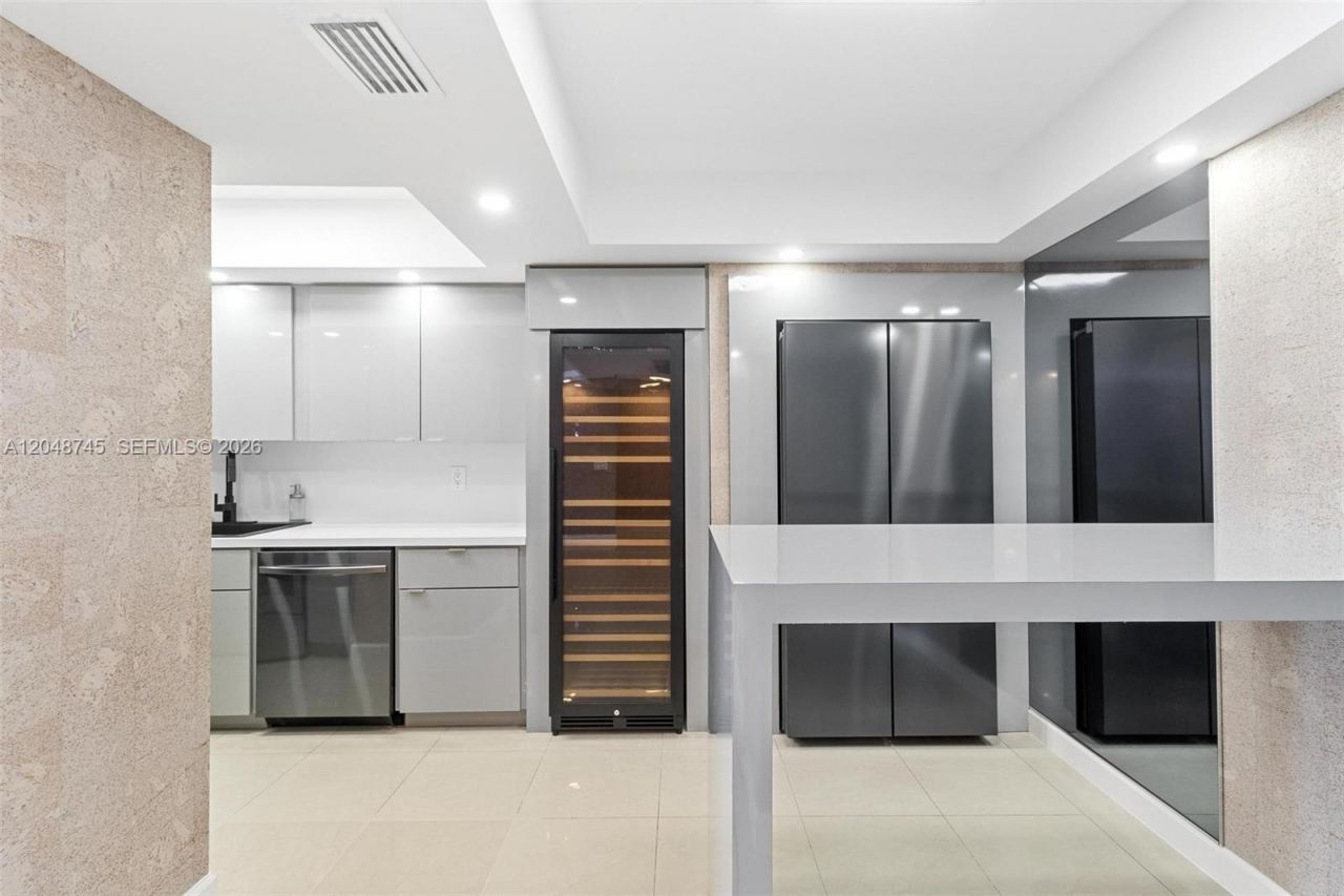 9801 Collins Ave , Unit 11-O, Bal Harbour, FL 33154 Photo