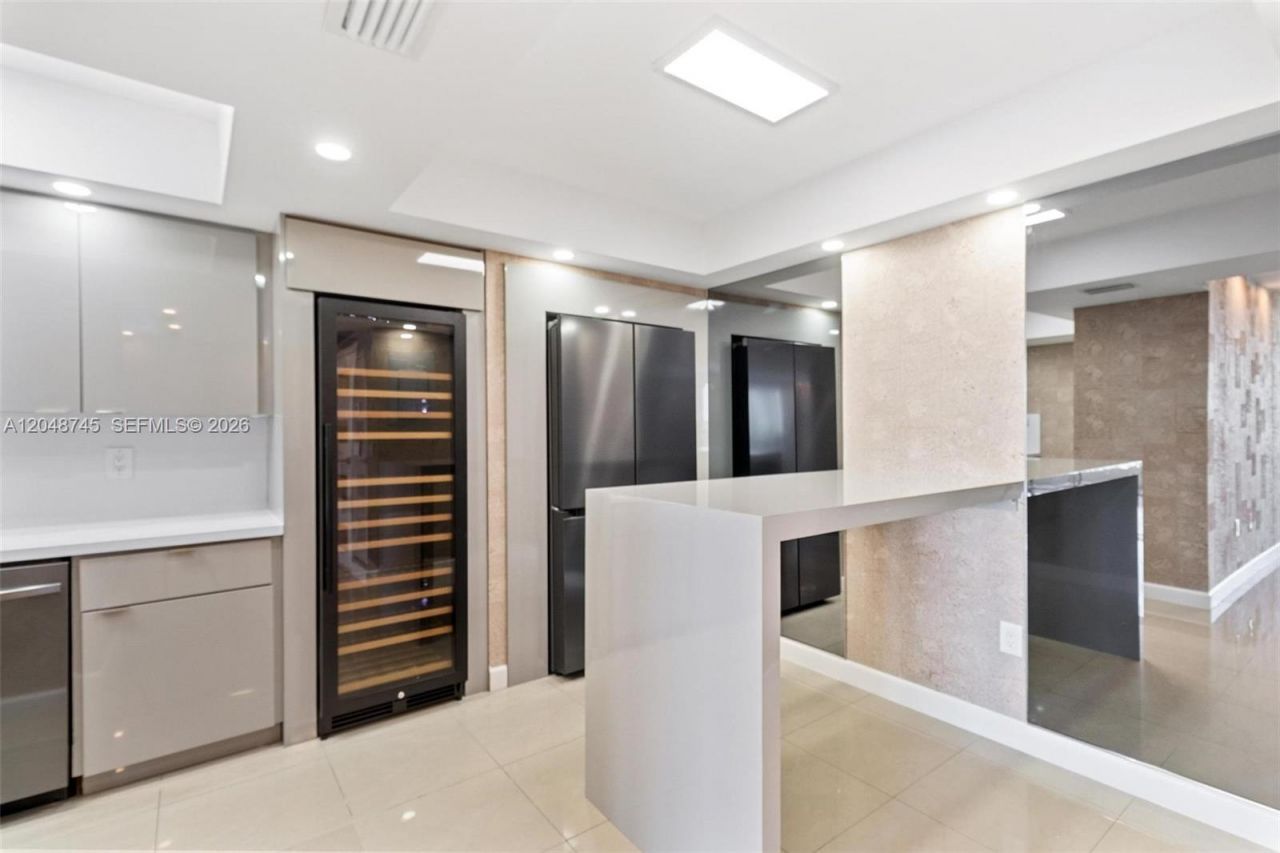 9801 Collins Ave , Unit 11-O, Bal Harbour, FL 33154 Photo