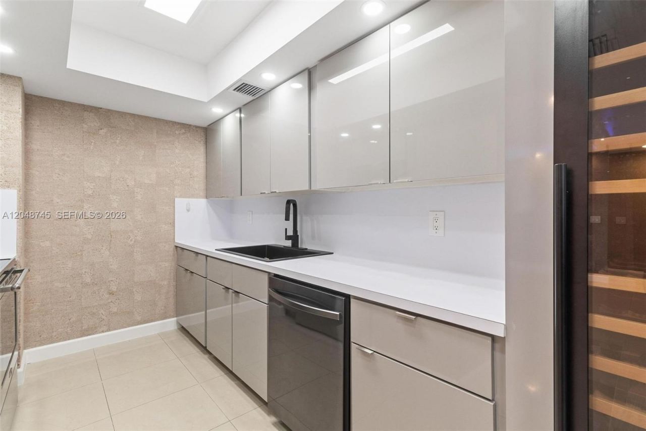 9801 Collins Ave , Unit 11-O, Bal Harbour, FL 33154 Photo