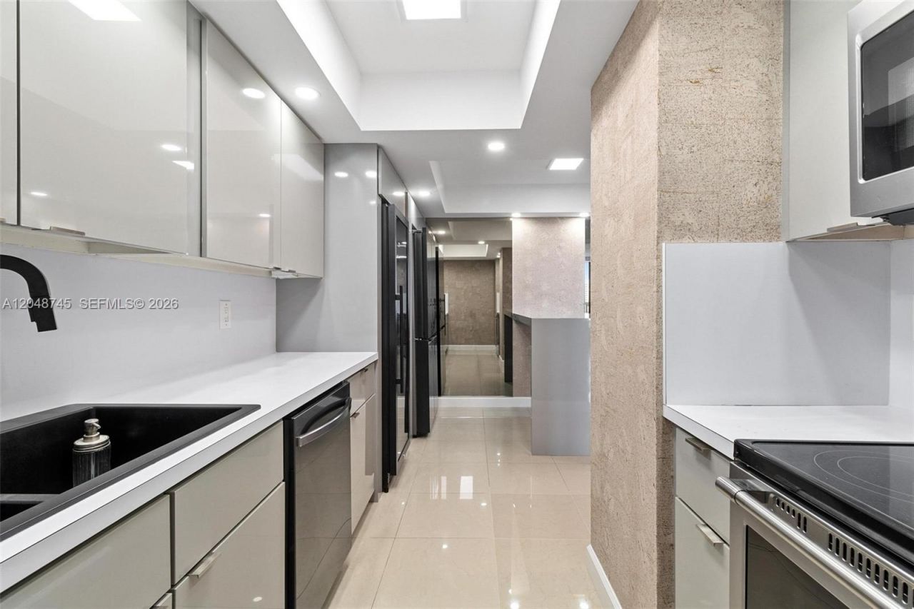 9801 Collins Ave , Unit 11-O, Bal Harbour, FL 33154 Photo