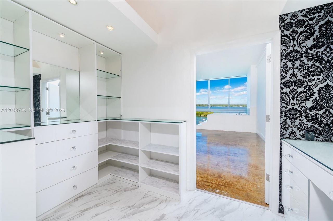 7934 West Dr, Unit 1203, North Bay Village, FL 33141 Photo