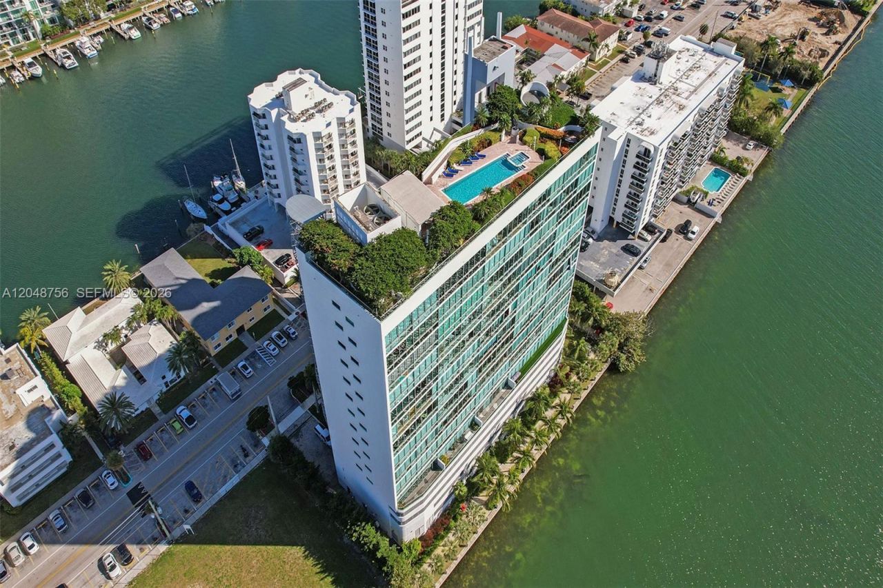 7934 West Dr, Unit 1203, North Bay Village, FL 33141 Photo