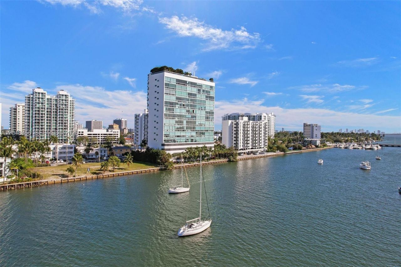 7934 West Dr, Unit 1203, North Bay Village, FL 33141 Photo