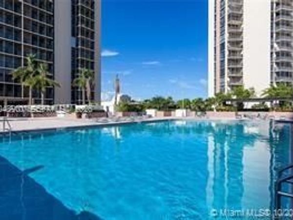 20379 W Country Club Dr , Unit PH-32, Aventura, FL 33180
