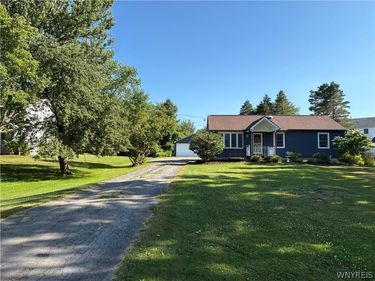 6975 Michael Road, Orchard Park, NY 14127