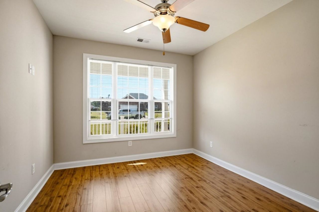 224 Vineyard Lake Circle Photo 12