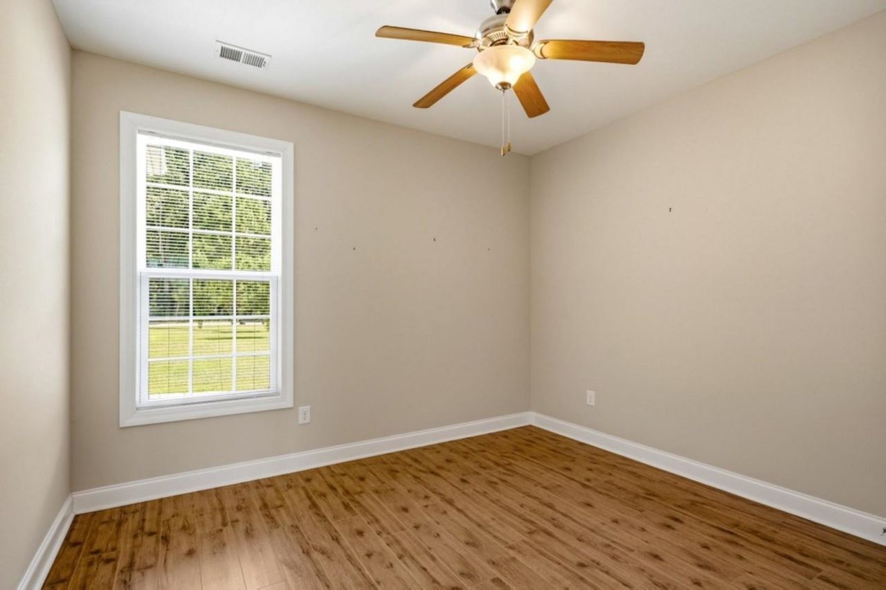224 Vineyard Lake Circle Photo 14