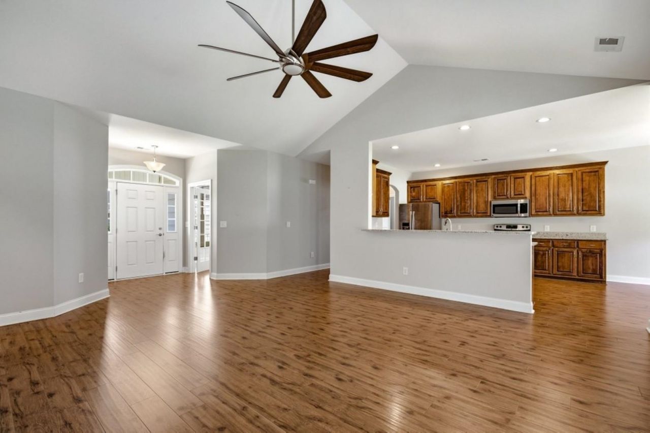 224 Vineyard Lake Circle Photo 6