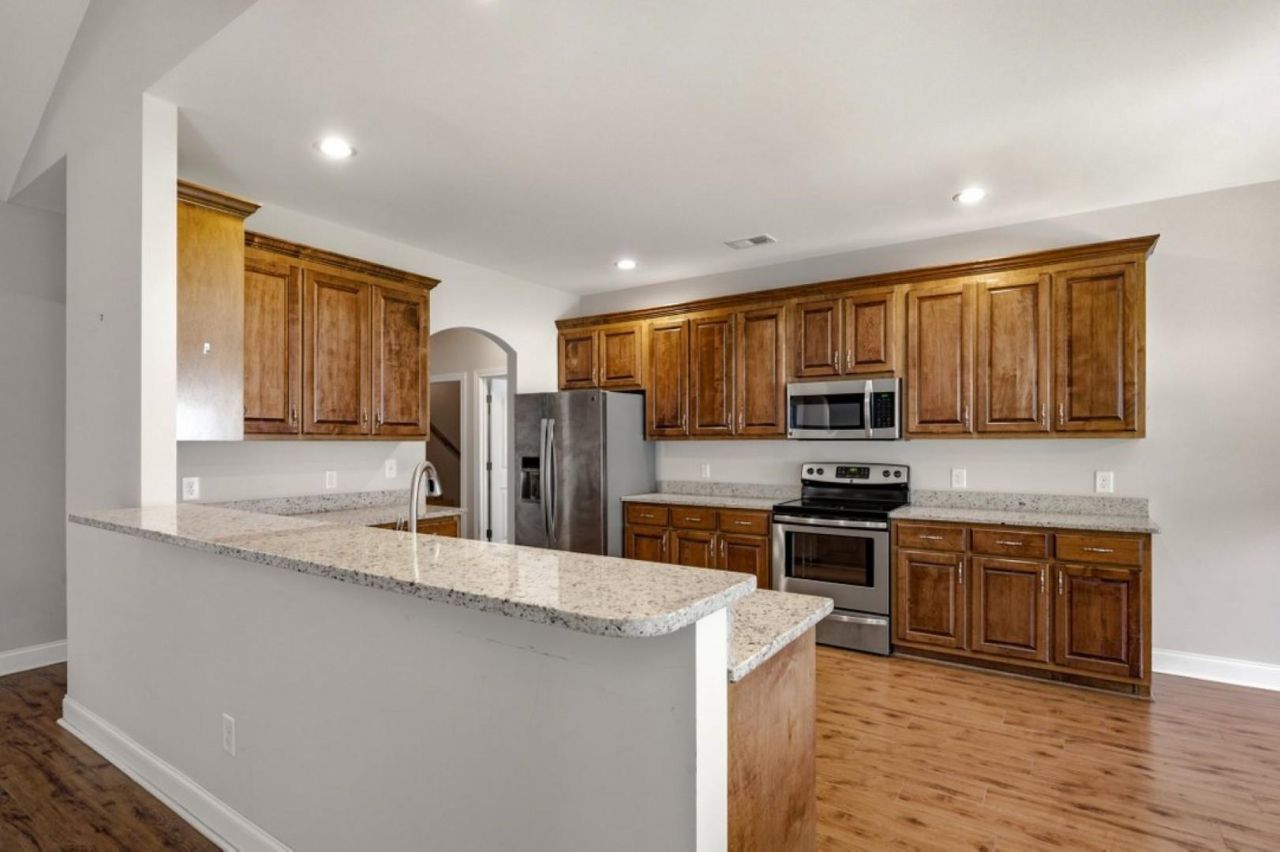 224 Vineyard Lake Circle Photo 8