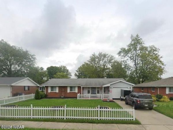 814 Mackenzie Drive, Lima, OH 45805