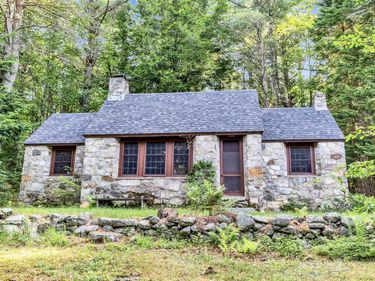 314 Mountain Road, Sharon, NH 03458