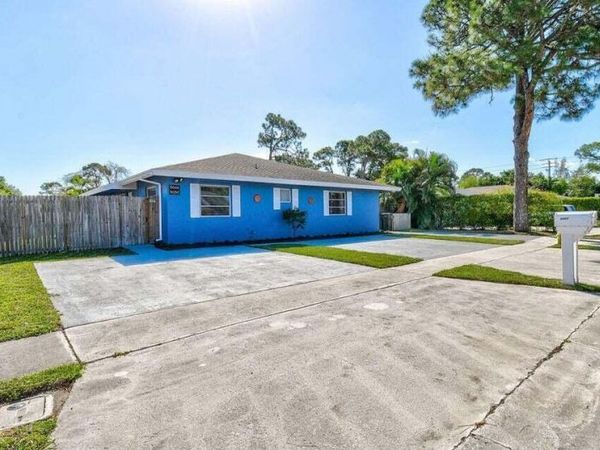 9046 E Highland Pines Boulevard E, Palm Beach Gardens, FL 33418