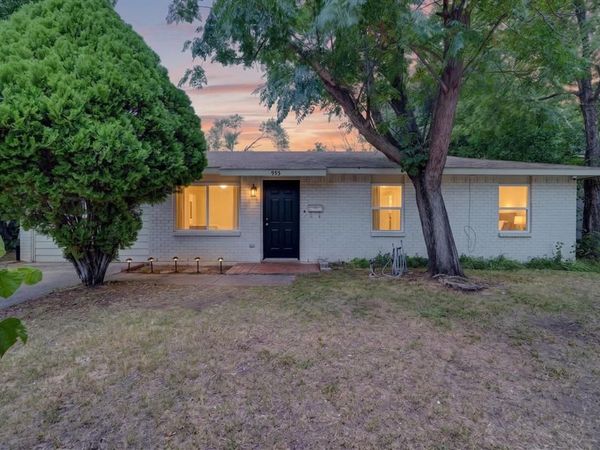 955 Ashwood Drive, Lewisville, TX 75067