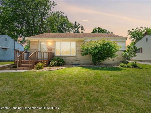 3229 Timber Drive, Lansing, MI 48917
