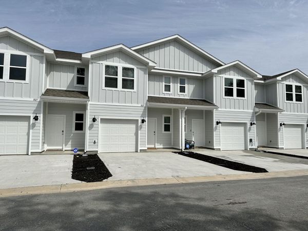 1025 McLaren Circle, Fort Walton Beach, FL 32547