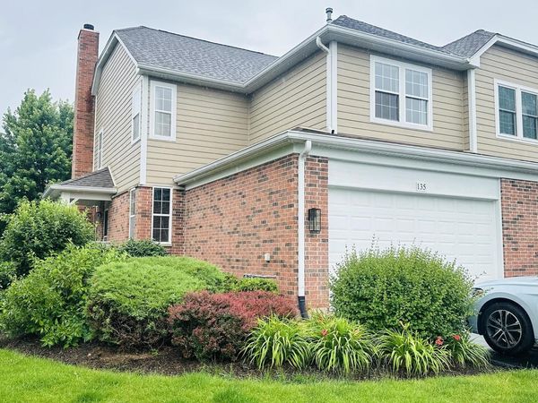 135 Tanglewood Drive , Unit 29, Glen Ellyn, IL 60137
