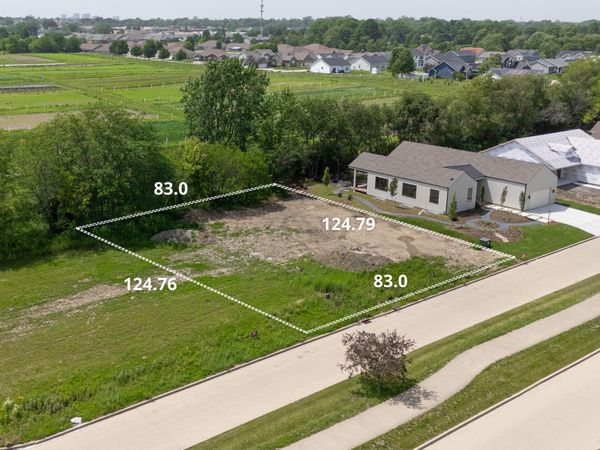 1945 S Stone Creek Boulevard , Urbana, IL 61802