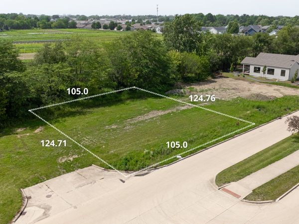 1949 S Stone Creek Boulevard , Urbana, IL 61802