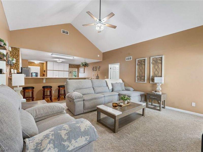 224 Misty Woods Court, Struthers, OH 44471 Photo 10