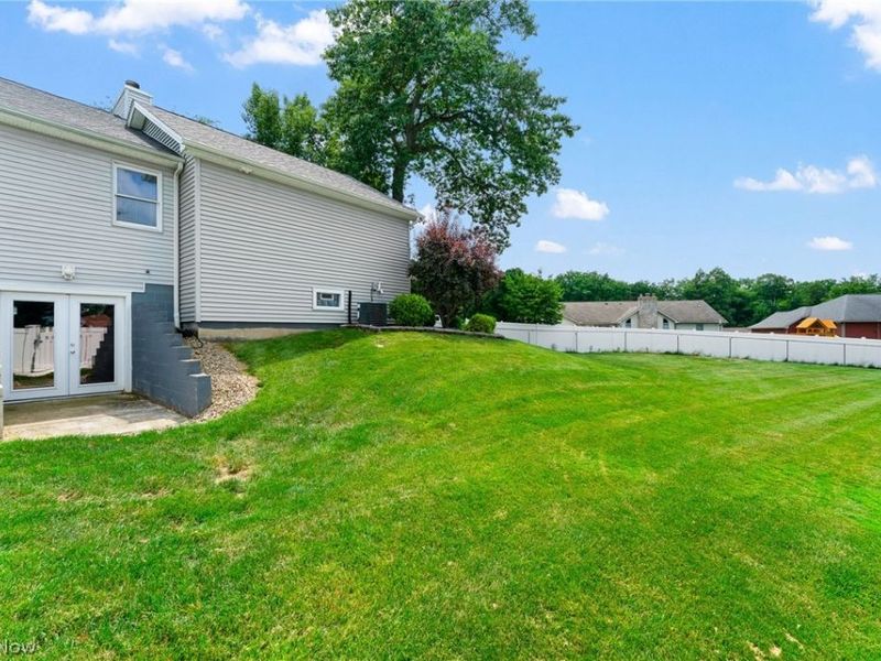 224 Misty Woods Court, Struthers, OH 44471 Photo 24