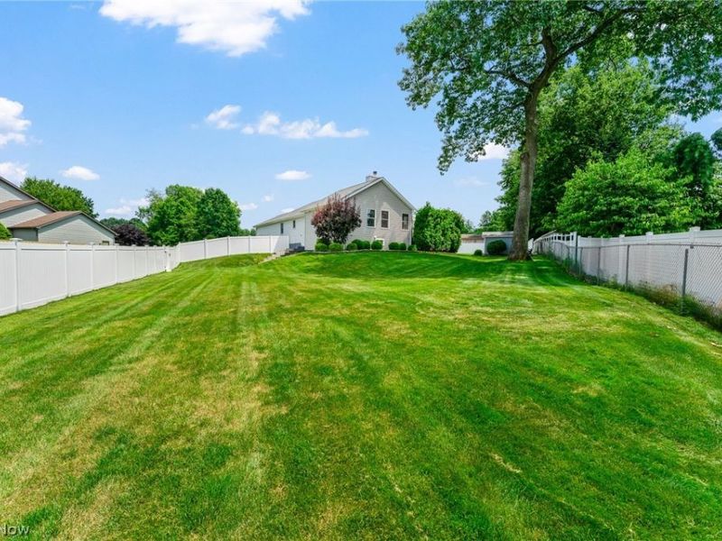 224 Misty Woods Court, Struthers, OH 44471 Photo 25