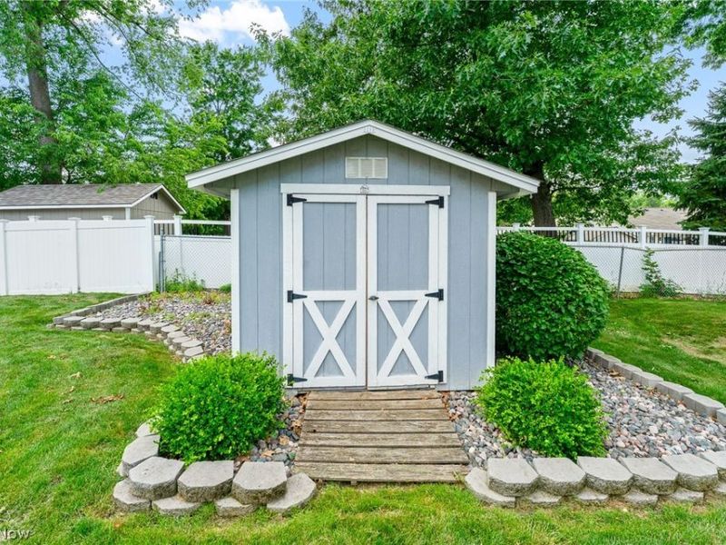 224 Misty Woods Court, Struthers, OH 44471 Photo 29