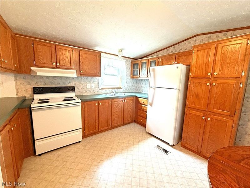 701 N Main Street, Unit 24, Wellington, OH 44090 Photo 5