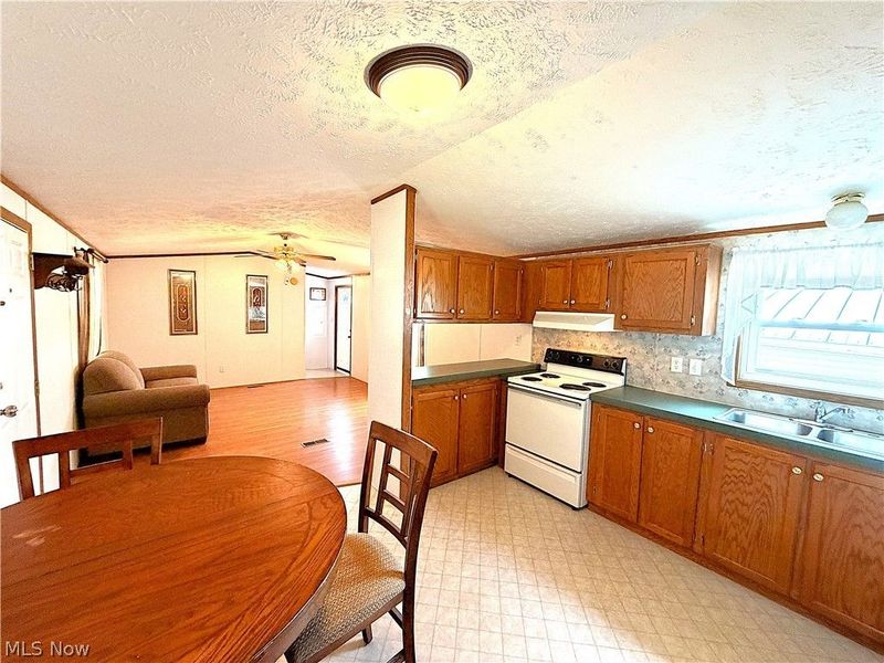 701 N Main Street, Unit 24, Wellington, OH 44090 Photo 7