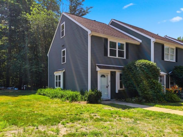 7 Chestnut Circle, Merrimack, NH 03054
