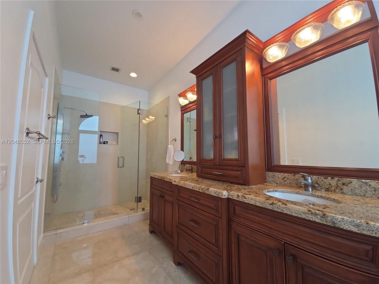 783 NE 195th St , Miami, FL 33179 Photo