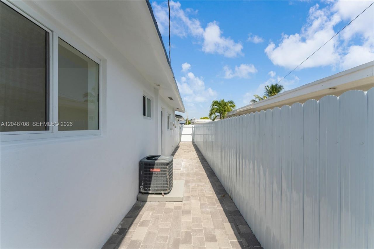 3515-3517 SW 91st Ave, Miami, FL 33165 Photo