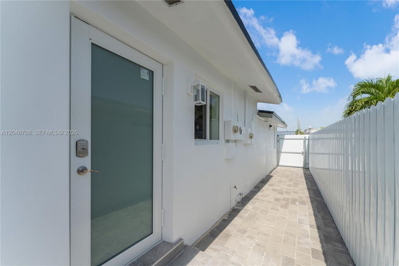 3515-3517 SW 91st Ave, Miami, FL 33165 Photo
